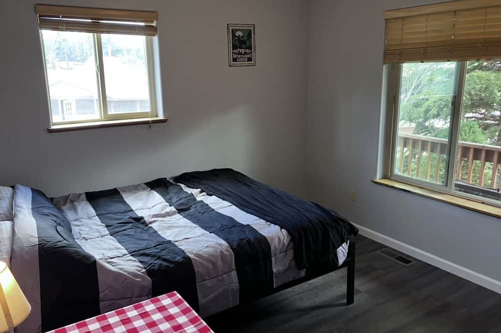 Photo of Bedroom in Forest Lakes