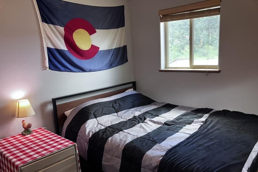 Photo of Bedroom in Forest Lakes