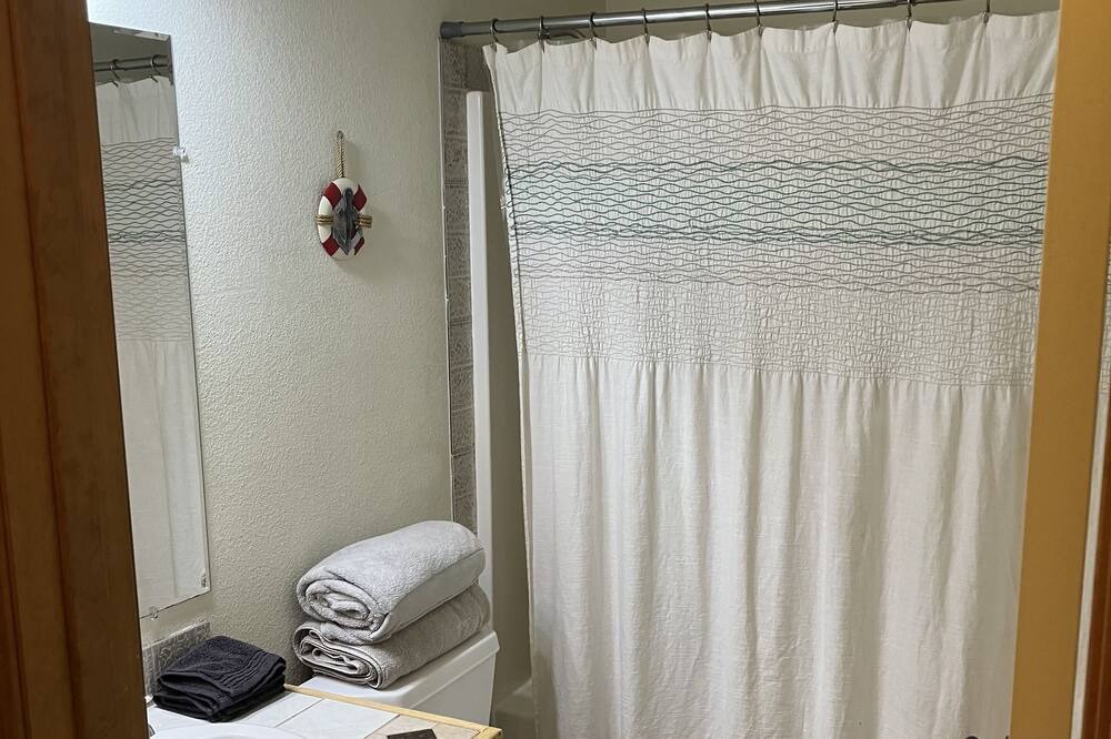 Photo of Bathroom in Forest Lakes