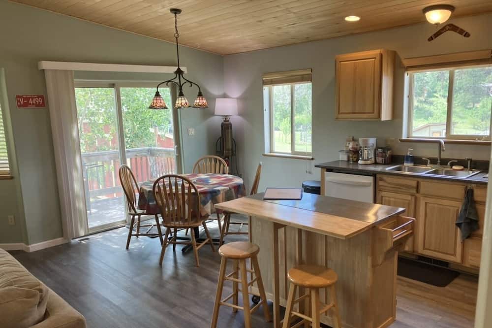 Photo of Kitchen in Forest Lakes