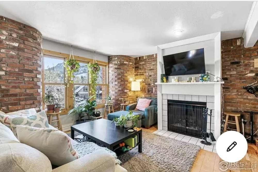 Photo of Livingroom in Lower Arapahoe