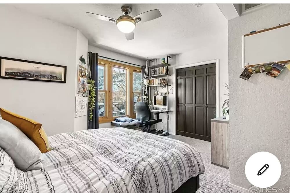 Photo of Bedroom in Lower Arapahoe