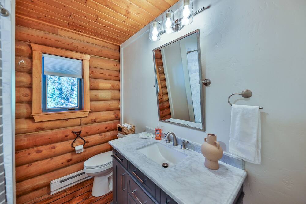 Photo of Bathroom in Sunset Ridge