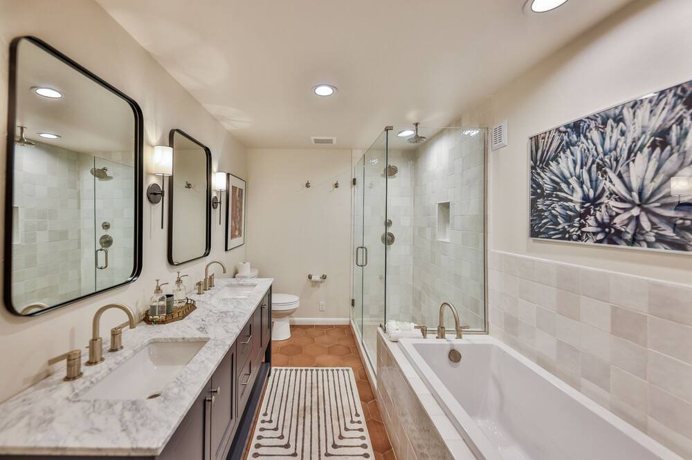 Photo of Bathroom in Sunset Ridge