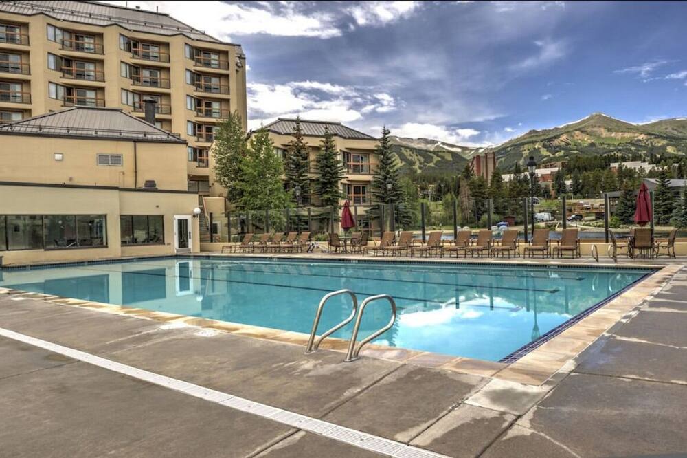 Photo of Outdoor in Peak 9