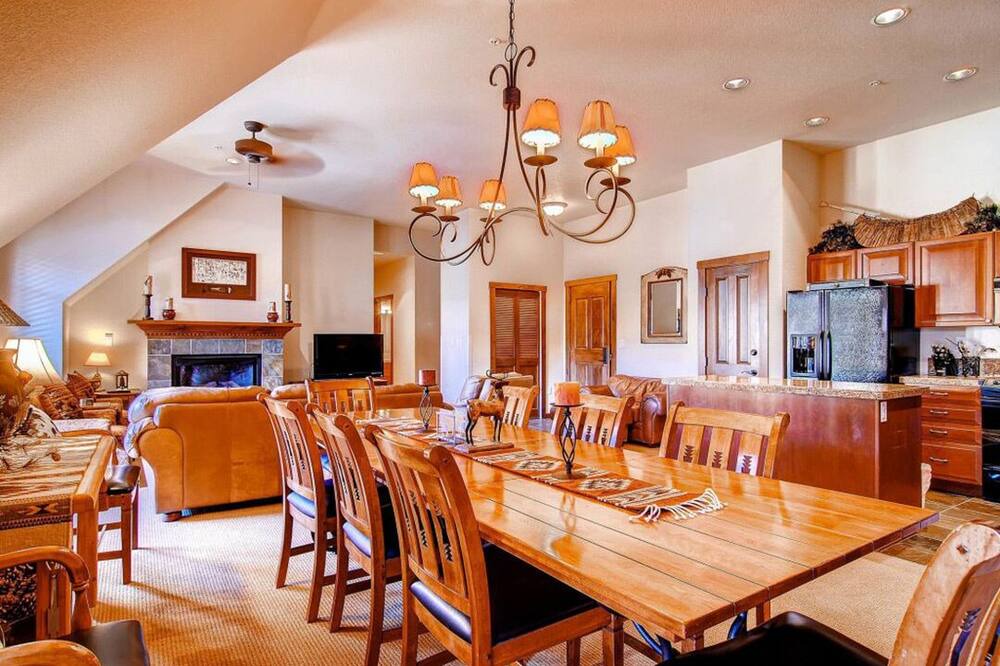 Photo of Kitchen in Peak 9