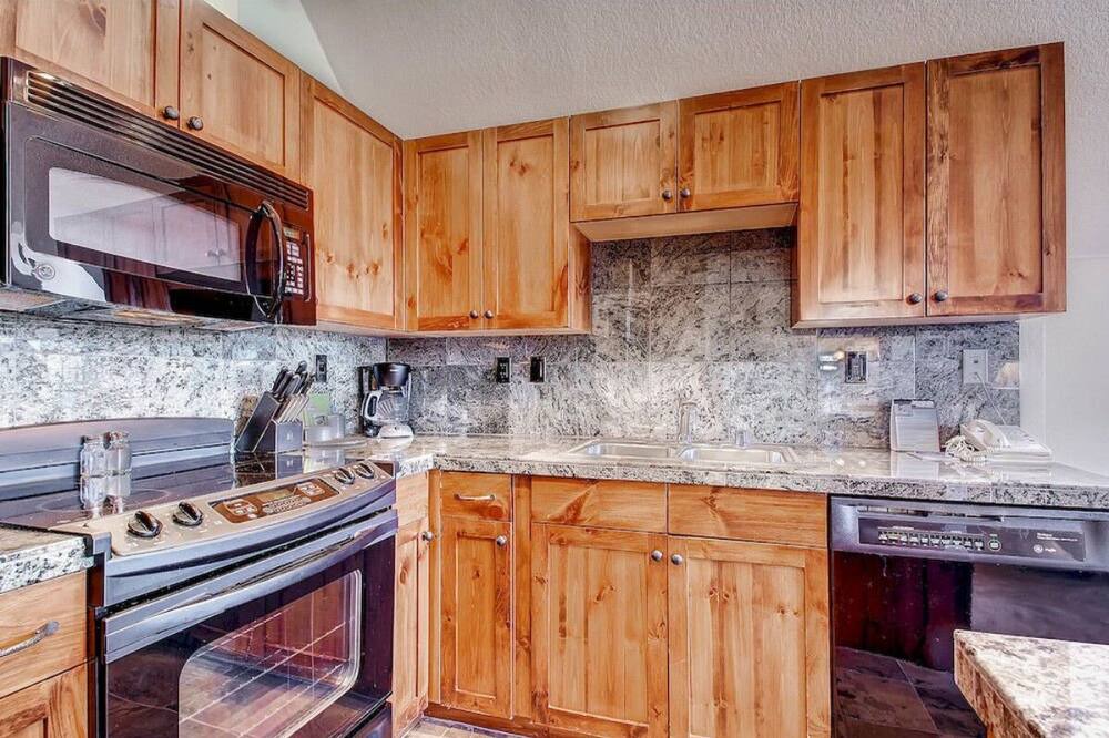 Photo of Kitchen in Peak 9