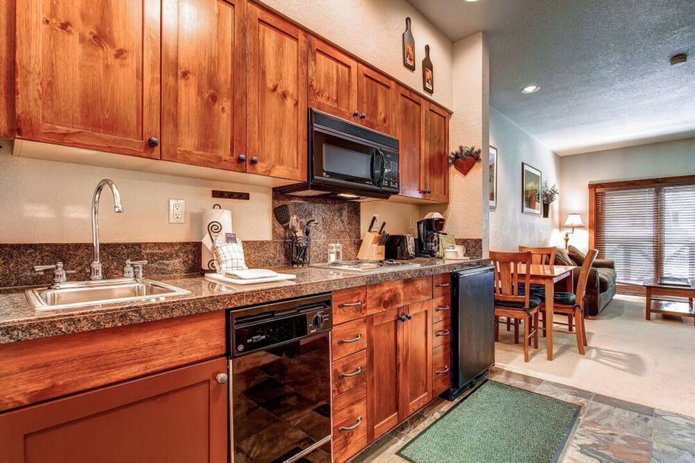 Photo of Kitchen in Peak 9