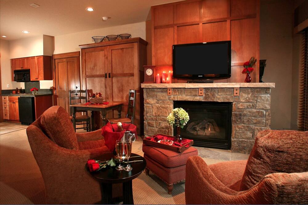 Photo of Livingroom in Peak 9