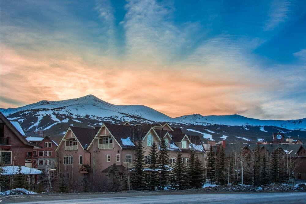 Photo of Outdoor in Peak 9