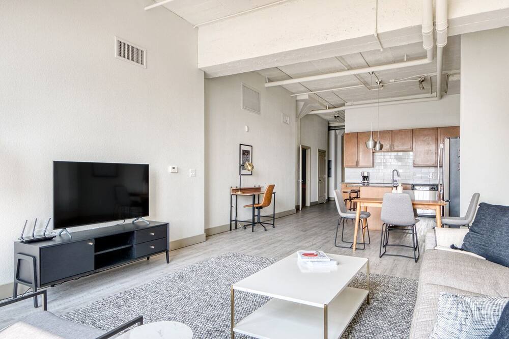 Photo of Livingroom in Ballpark
