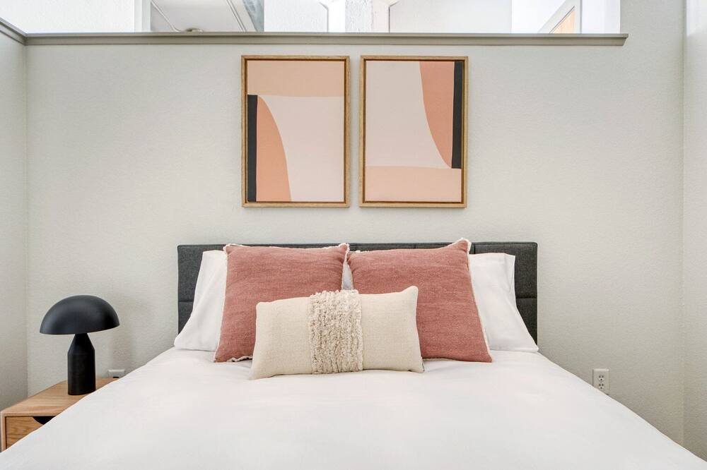 Photo of Bedroom in Ballpark