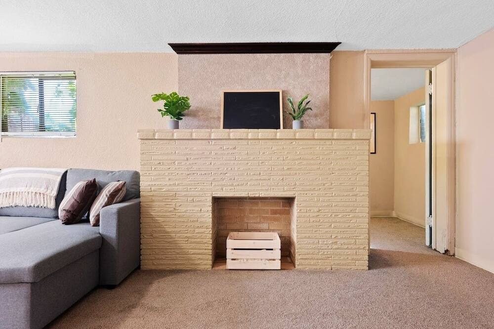 Photo of Livingroom in Sloan Lake