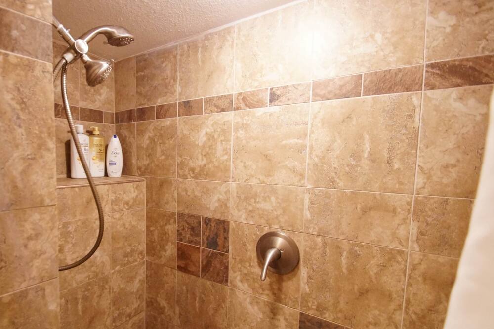 Photo of Bathroom in Golden