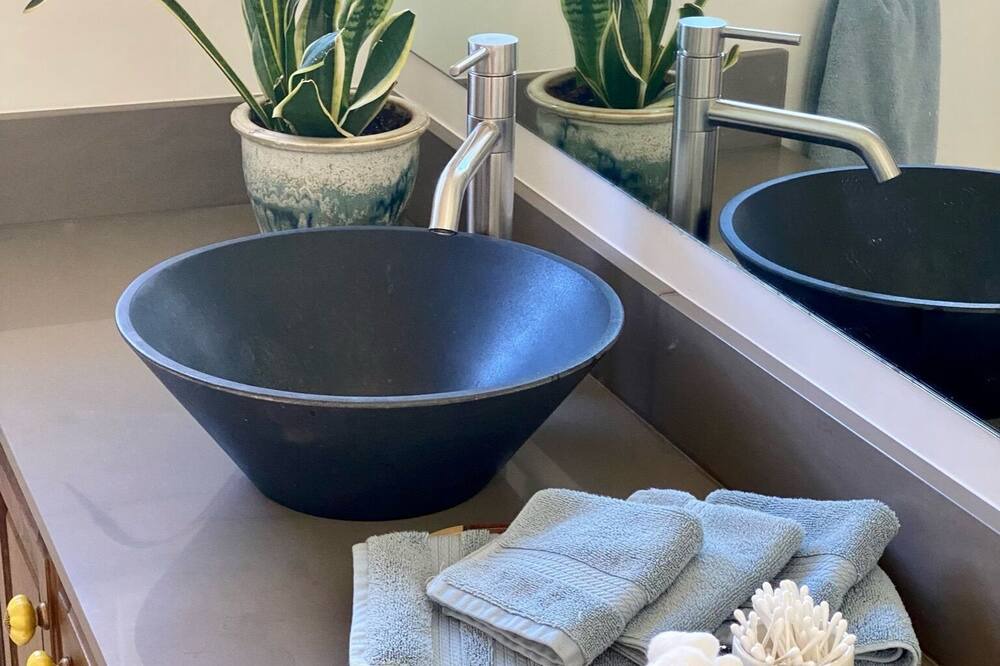 Photo of Bathroom in Palisade