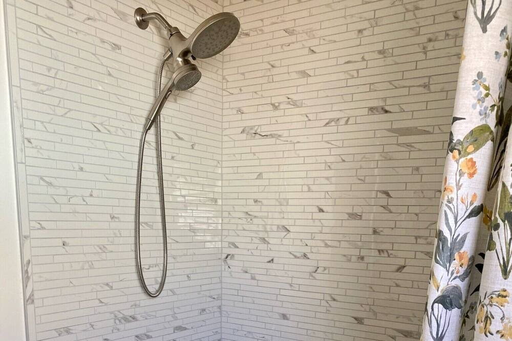 Photo of Bathroom in Palisade