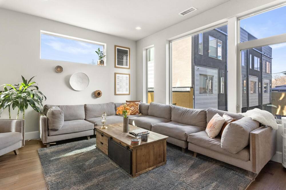 Photo of Livingroom in Lincoln Park