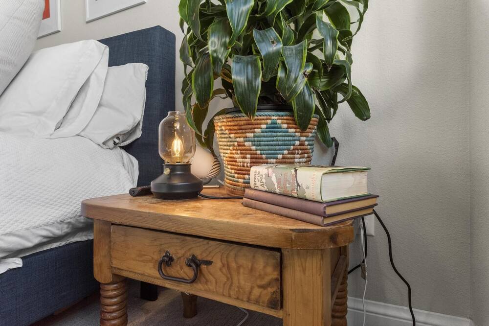 Photo of Bedroom in Lincoln Park