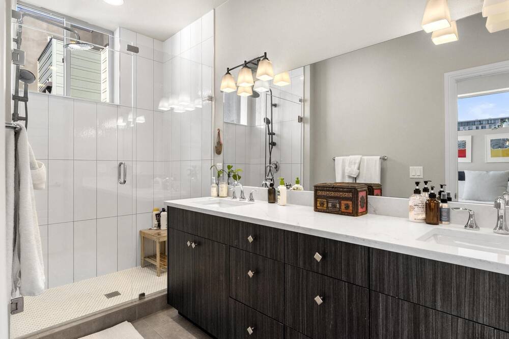 Photo of Bedroom in Lincoln Park