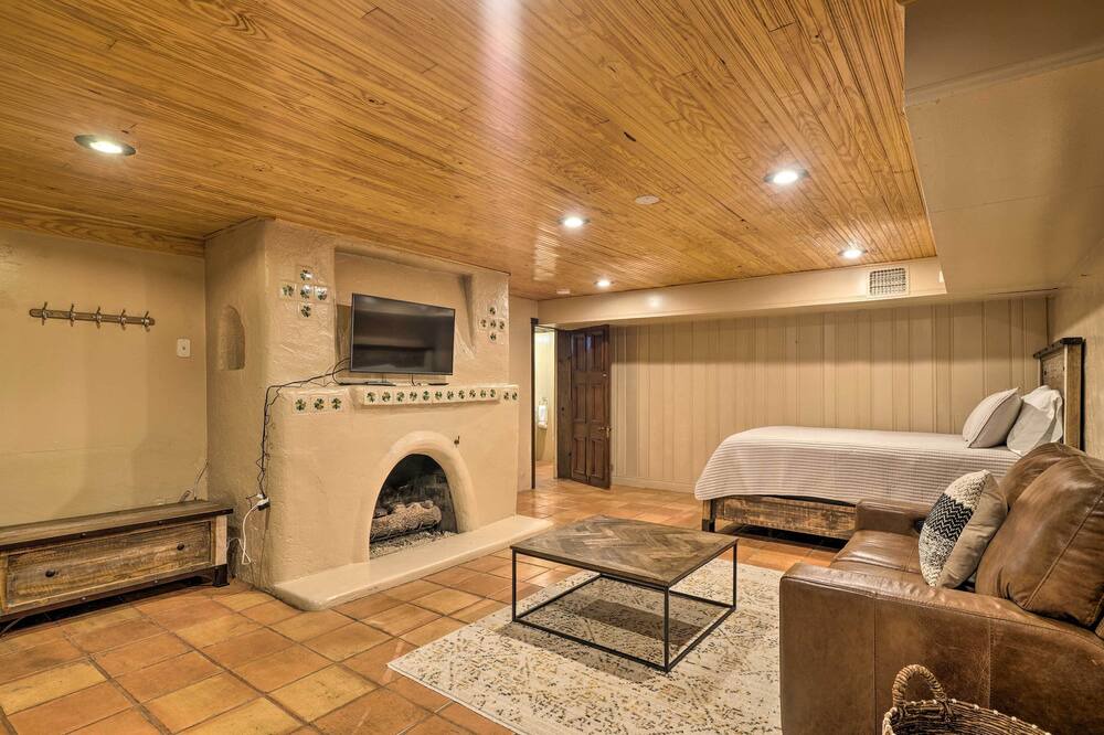 Photo of Livingroom in Broadmoor