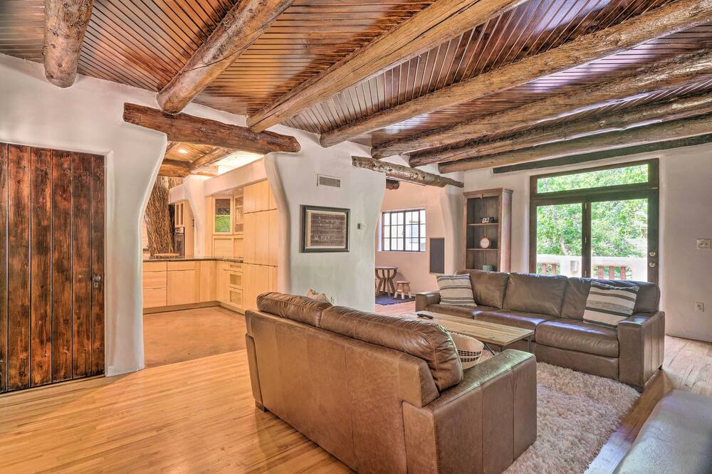 Photo of Livingroom in Broadmoor