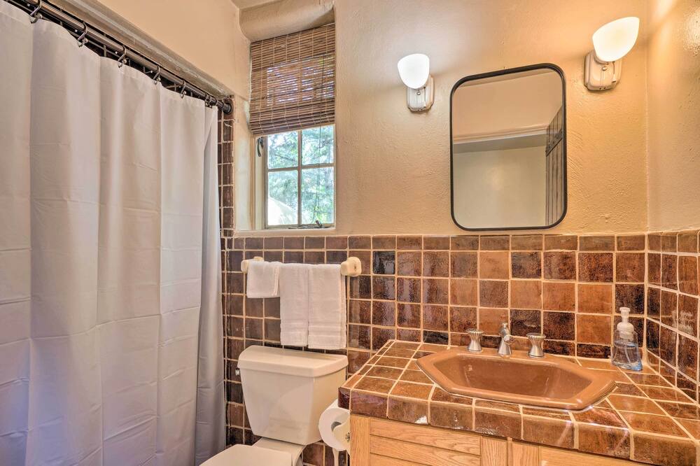 Photo of Bathroom in Broadmoor