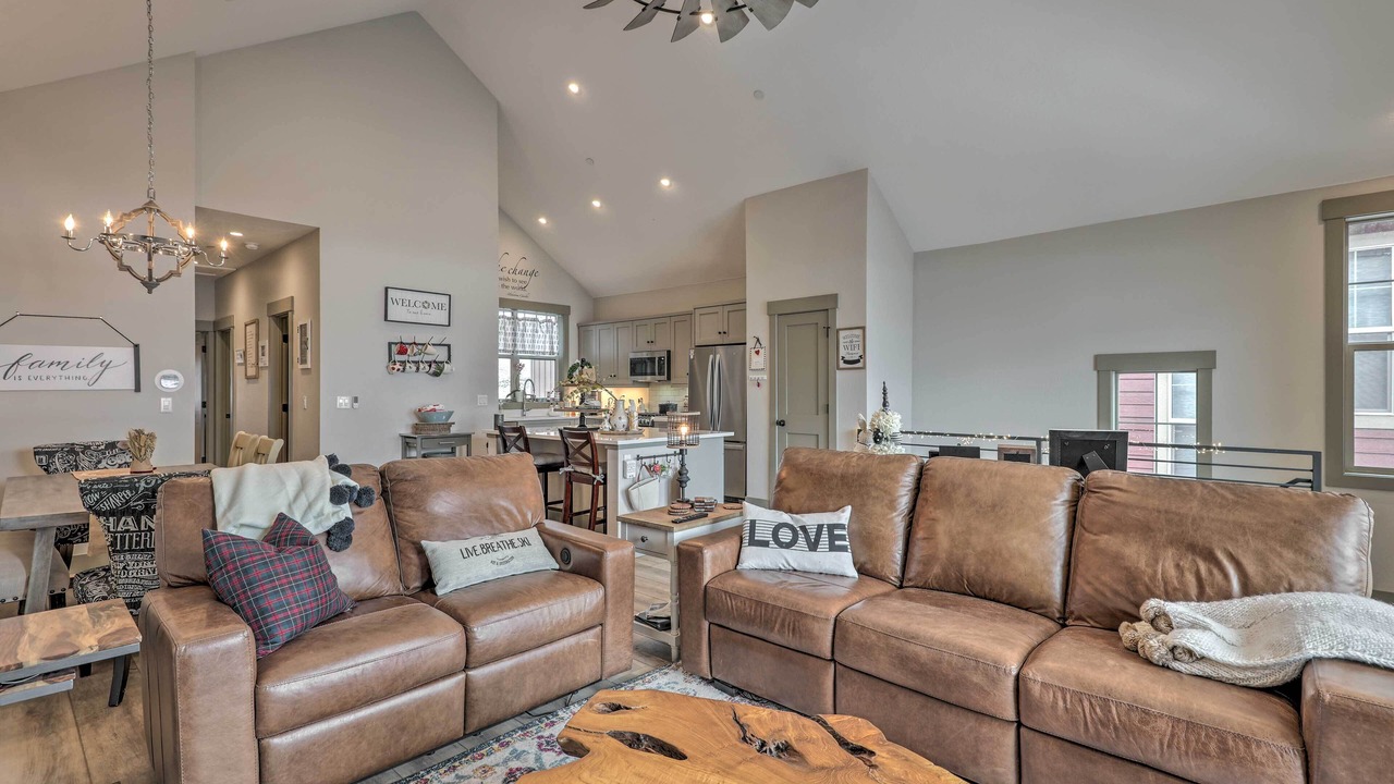 Photo of Livingroom in Grand Elk Ranch