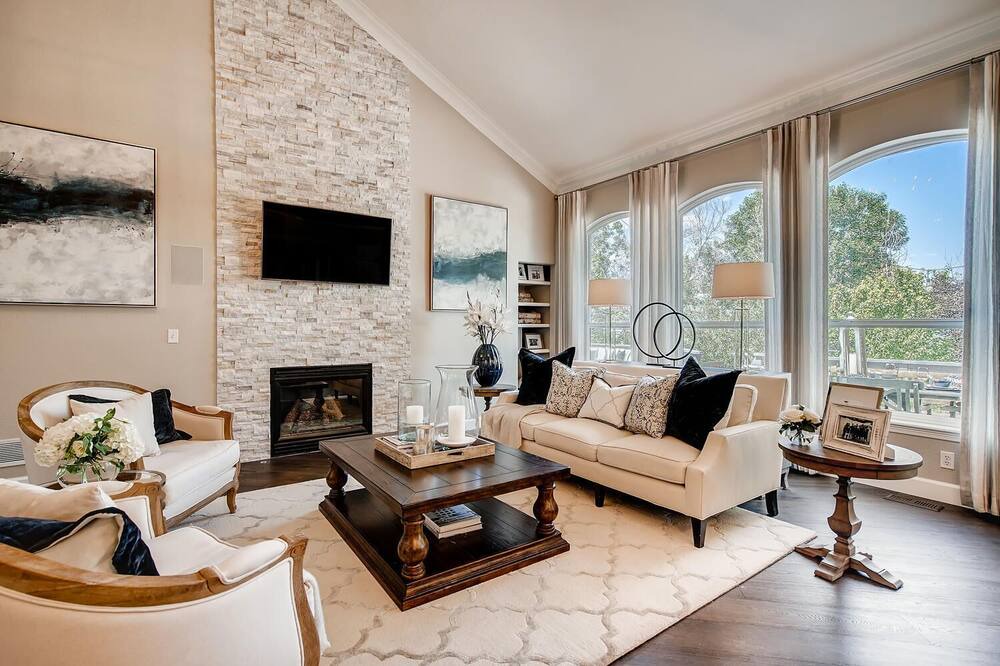 Photo of Livingroom in North Central Westminster