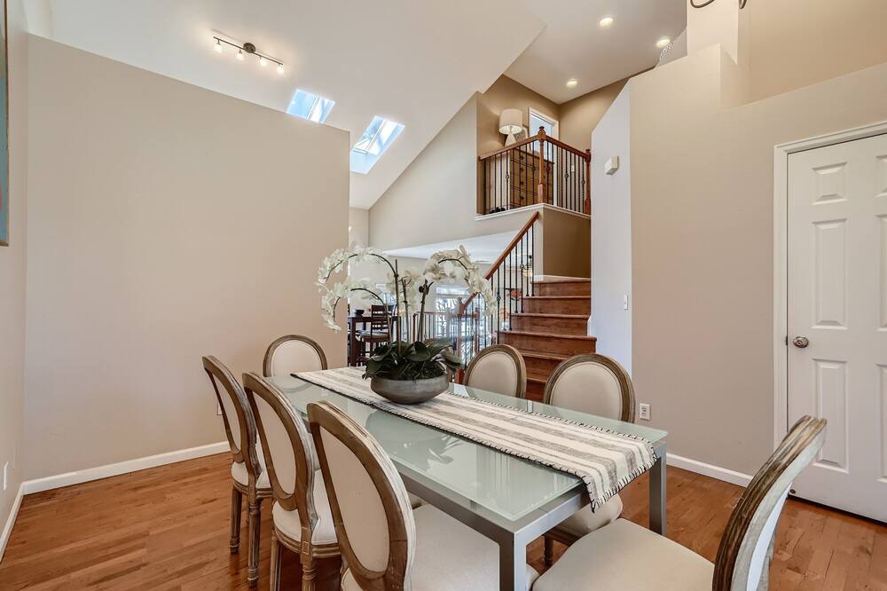 Photo of Livingroom in North Central Westminster