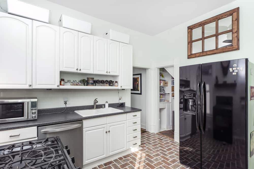 Photo of Kitchen in Central City