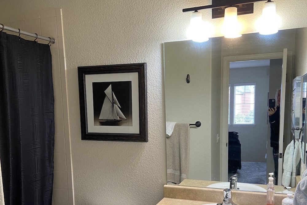 Photo of Bathroom in Broomfield