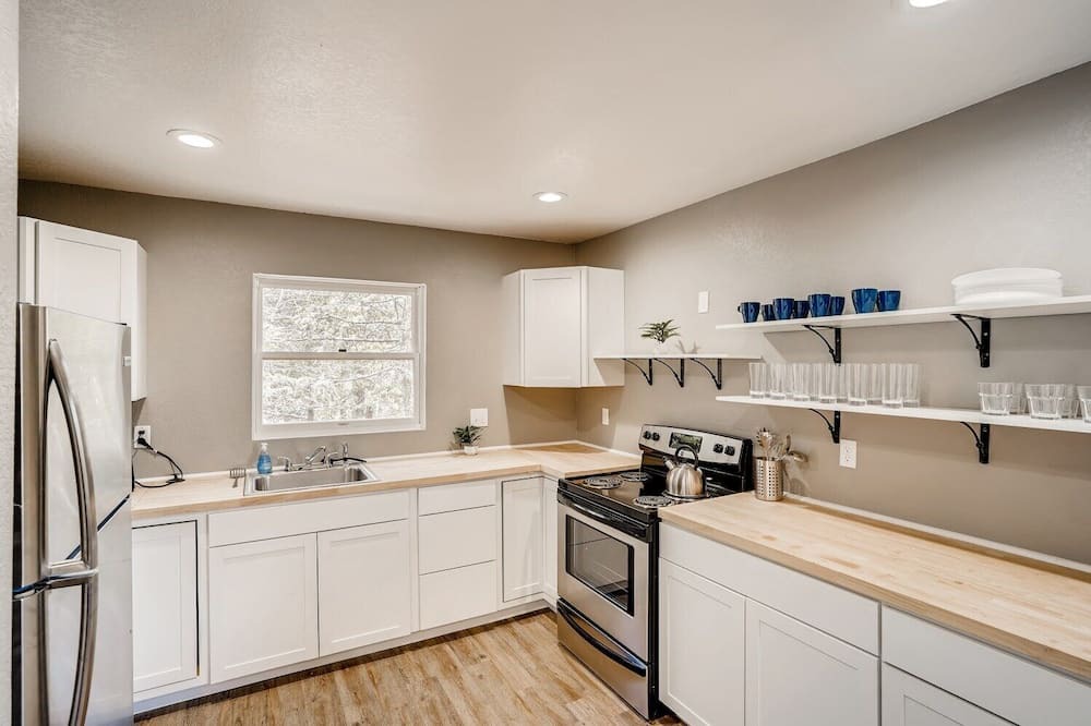 Photo of Kitchen in Coal Creek Canyon