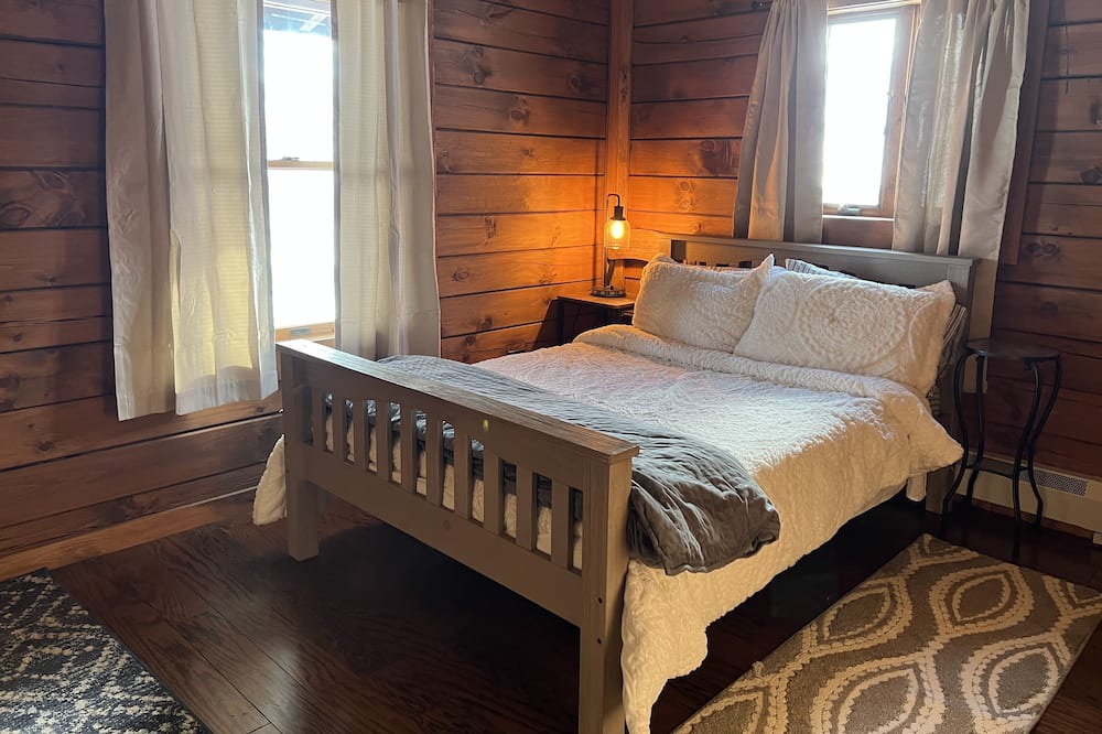 Photo of Bedroom in Burns