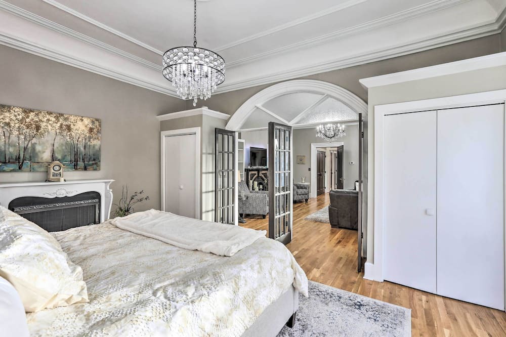 Photo of Livingroom in Central City