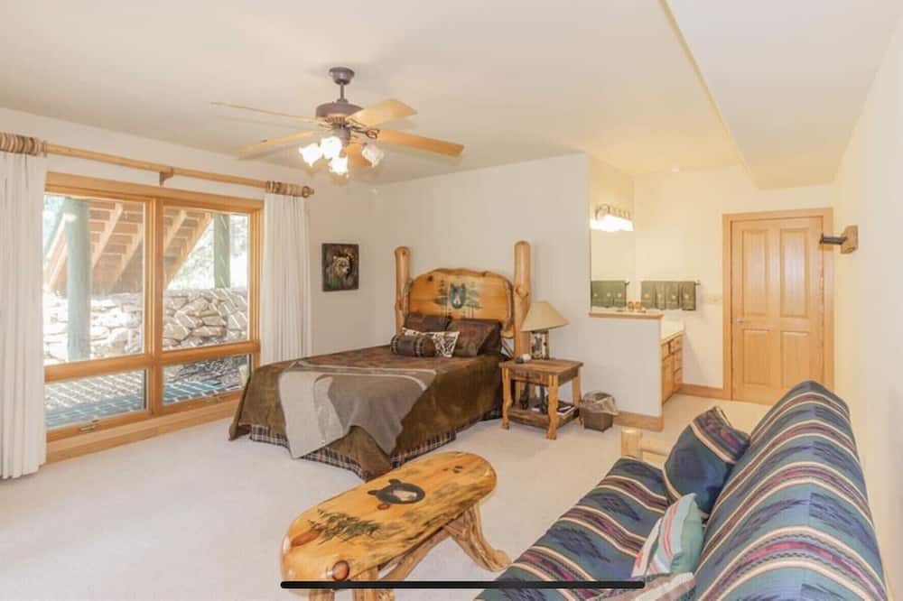 Photo of Livingroom in Lake George
