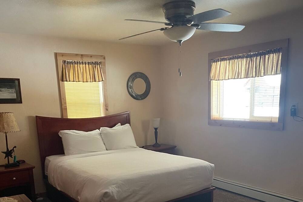 Photo of Bedroom in Meeker