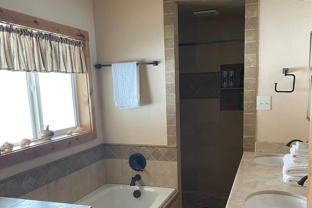 Photo of Bathroom in Meeker