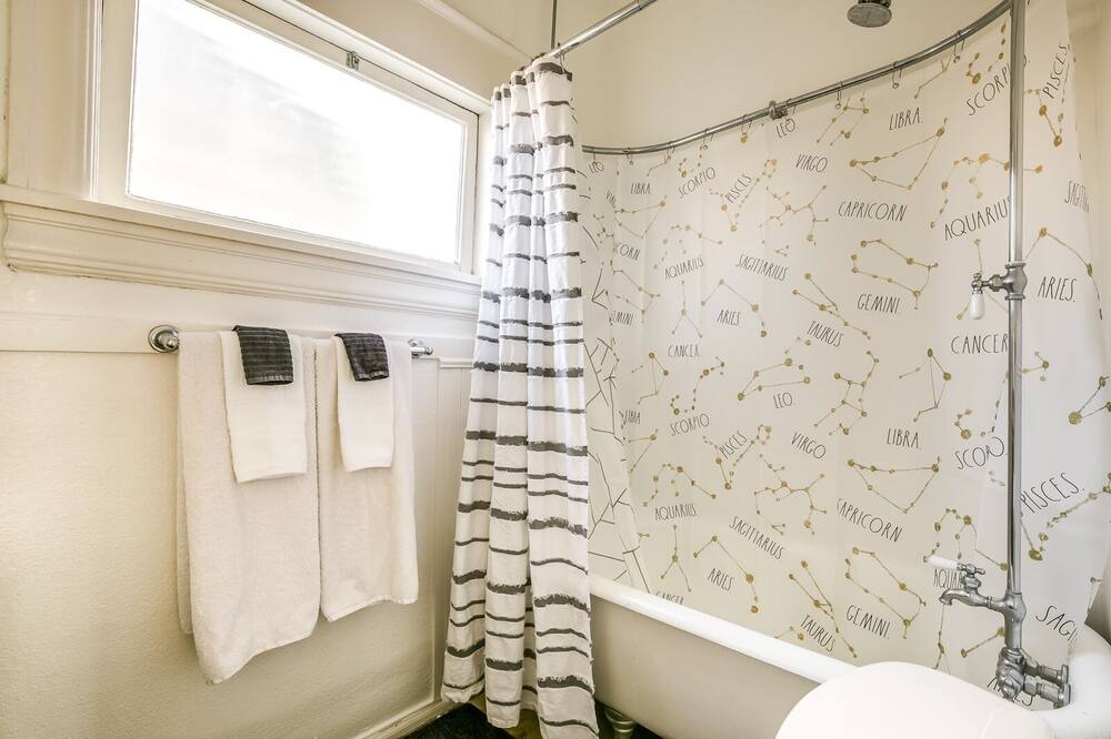Photo of Bathroom in Newlands