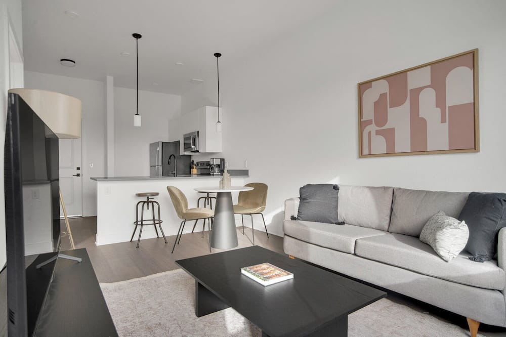 Photo of Livingroom in West Colfax