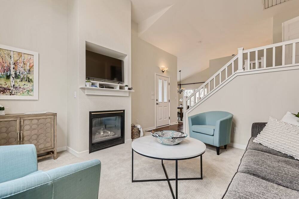 Photo of Livingroom in Lafayette