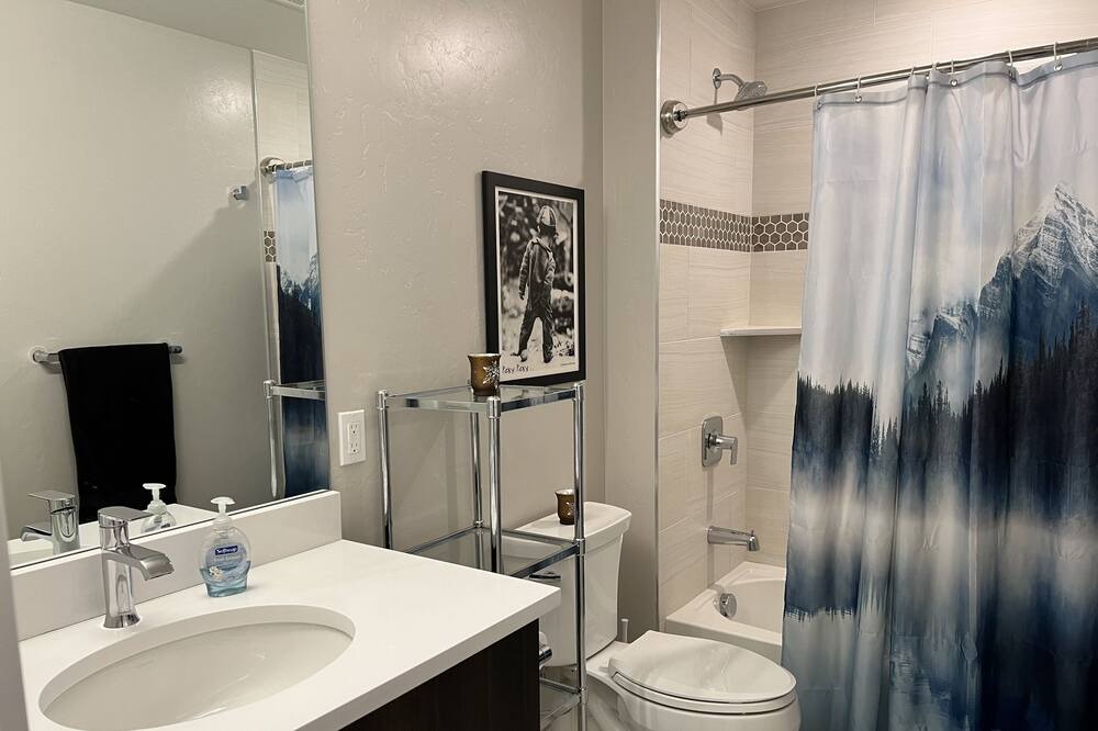 Photo of Bathroom in Willow Grove