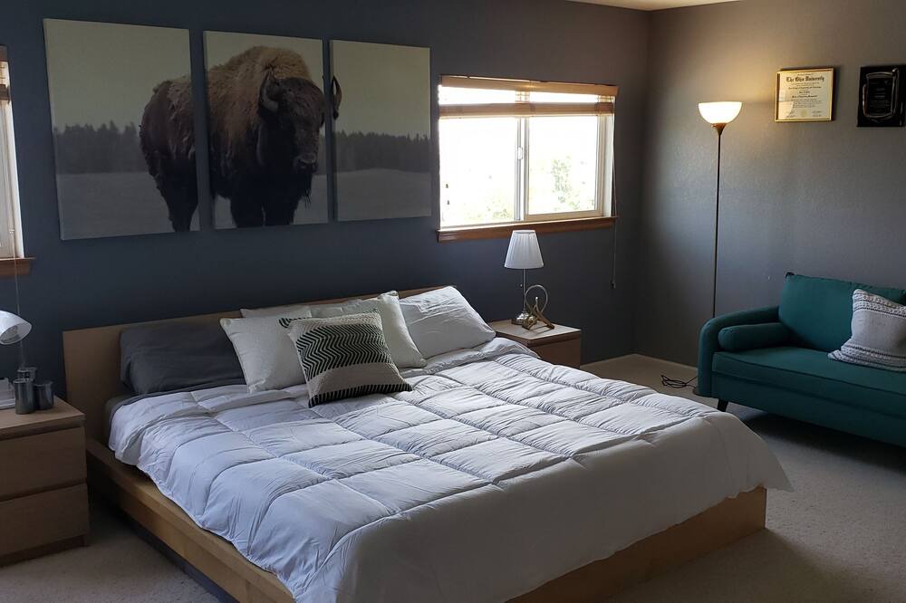 Photo of Bedroom in Roxborough