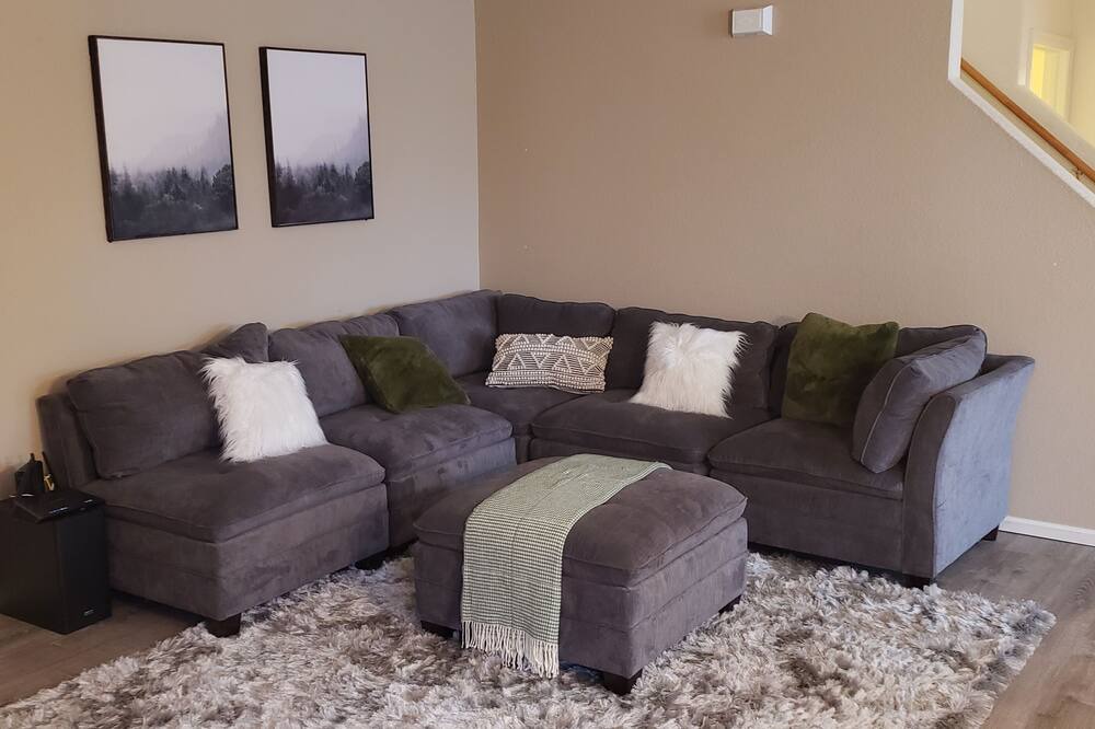 Photo of Livingroom in Roxborough