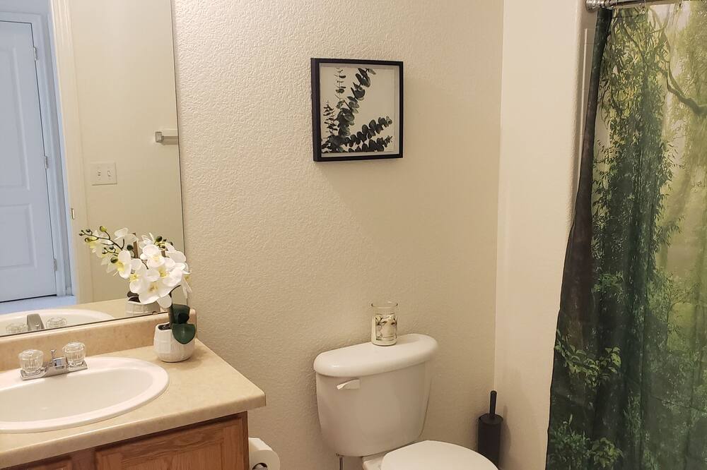 Photo of Bathroom in Roxborough