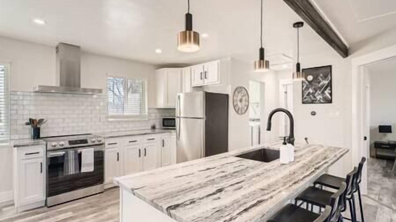 Photo of Kitchen in Barths