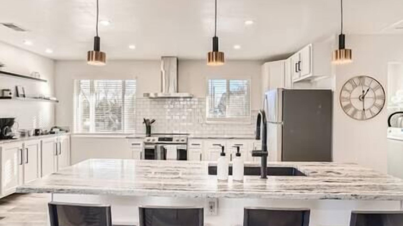 Photo of Kitchen in Barths