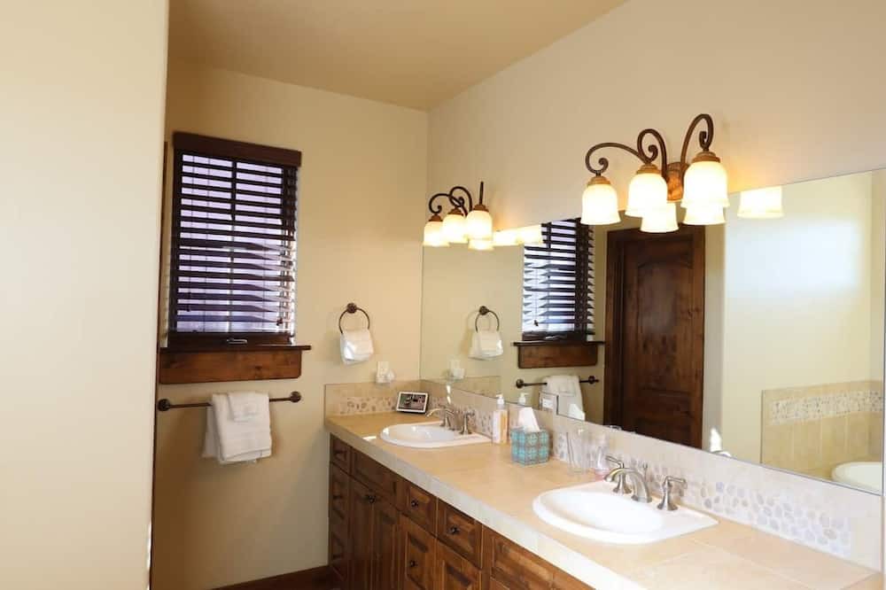 Photo of Bathroom in Gypsum