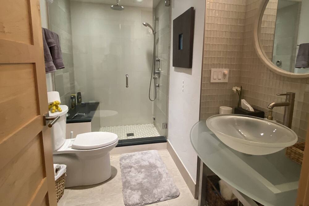 Photo of Bathroom in Eagle