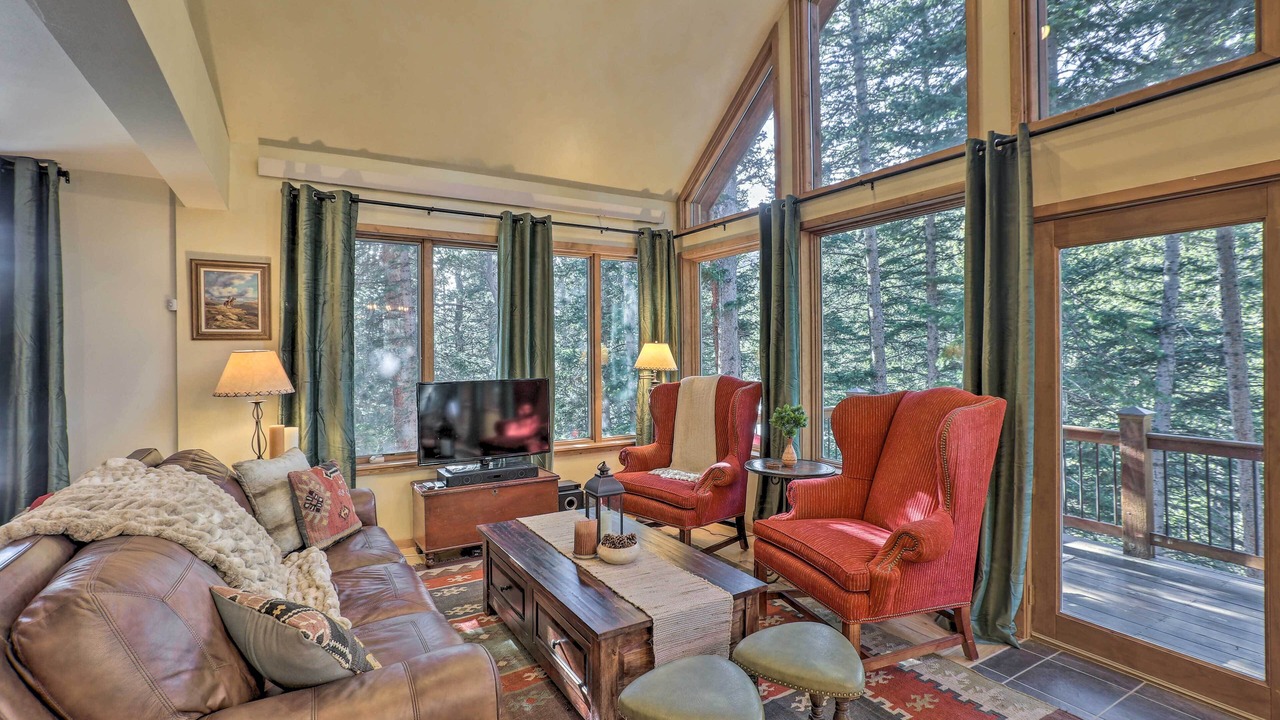 Photo of Livingroom in Saint Mary's
