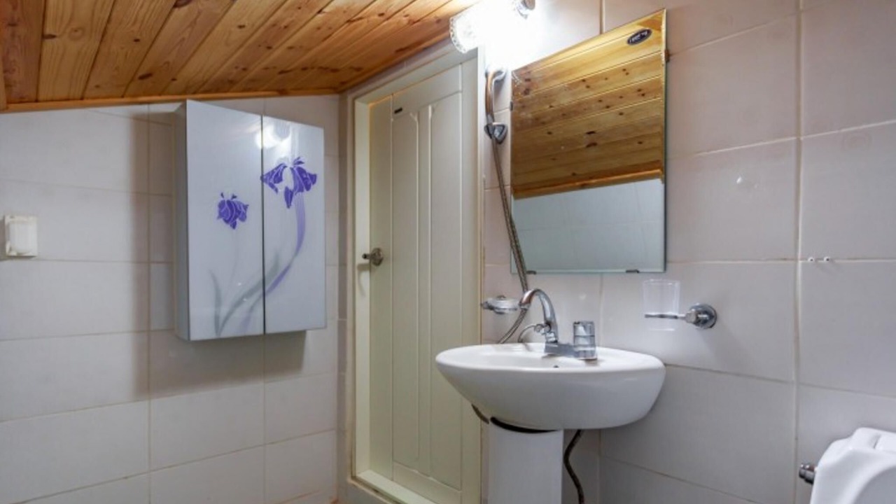 Photo of Bedroom in Buk